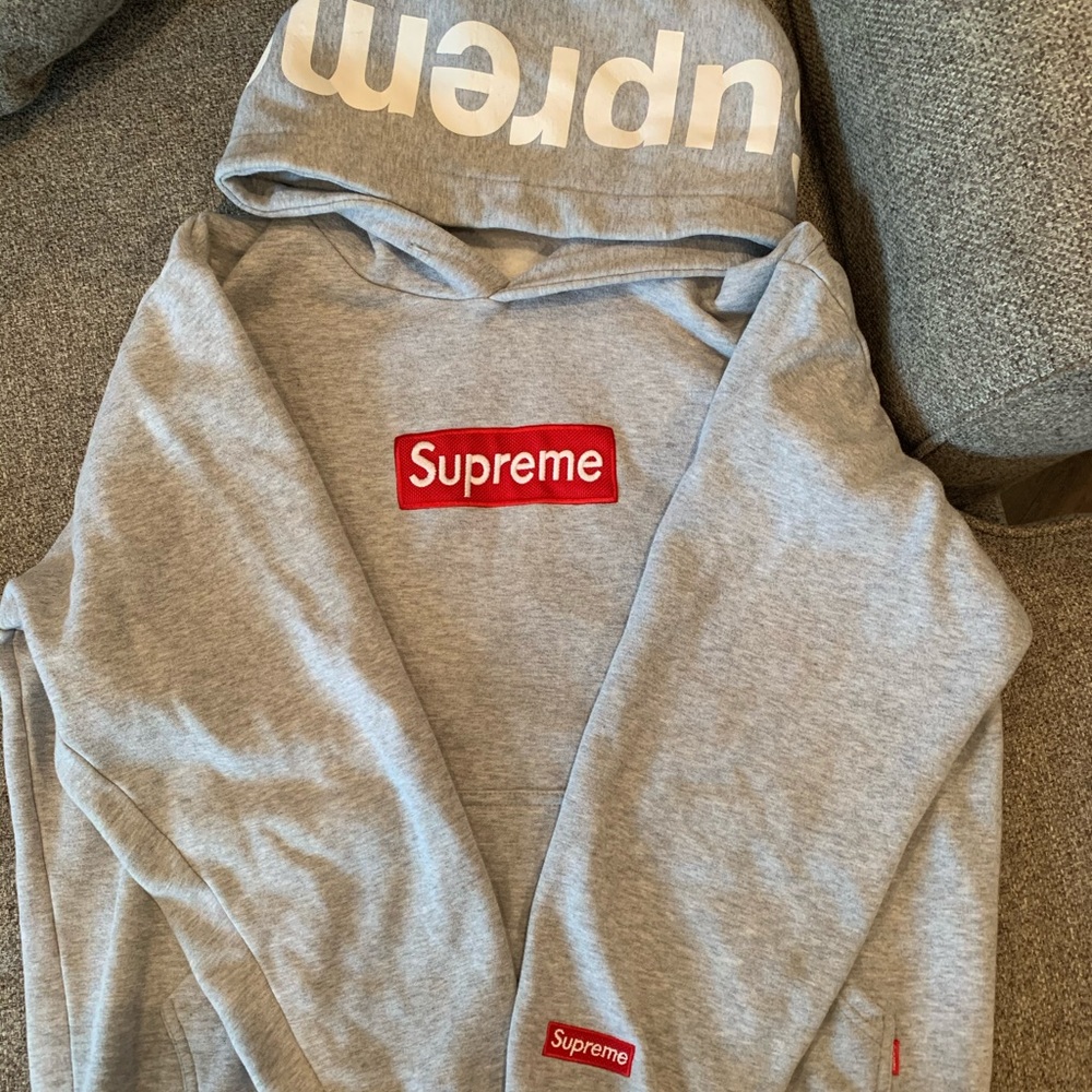 Supreme hoodie